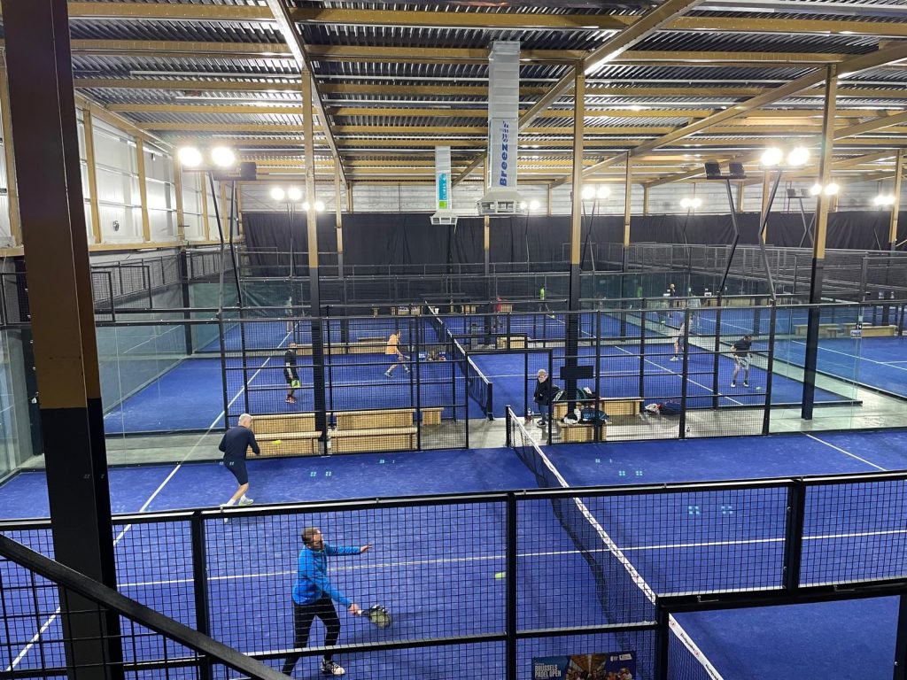 Photo of people playing padel